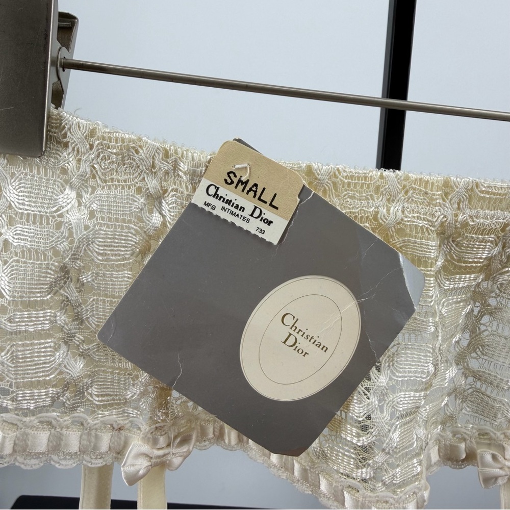 NWT Christian Dior small ivory lace‎ garter belt sz S style 4619 100% Nylon - Picture 3 of 7